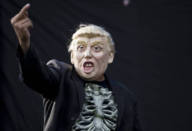Ministry mit Donald Trump Maske Knotfest Musikfestival Festival Foro Pegaso de Toluca. Mexiko  - ZUMAu78_