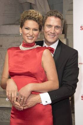 Peer Kusmagk mit Freundin Janni Hönscheid bei der Galapremiere des Musicals Sister Act im Stage Theater des Westens. Berlin, 16.10.2016 Foto:xF.xKernx xFuturexImage