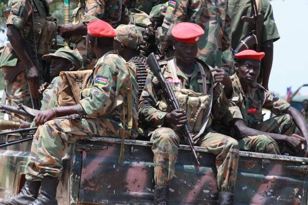 Photo taken on Oct. 16, 2016 shows South Sudan s government troops patrolling in Malakal town, South Sudan. Fresh clashes between government and opposition forces near the northern town of Malakal have killed at least 56 over the weekend, a military spokesman said late Sunday. ) (dtf) SOUTH SUDAN-MALAKAL-CONFLICT GalexJulius 