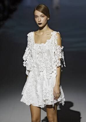 October 16, 2016 - Kiev, Ukraine - A model presents a creation by Ukrainian designer Olena Dats,during Ukrainian Fashion Week ,at Mystetskyi Arsenal in Kiev, Ukraine,16 October,2016. The event presents Spring Summer - 2017 collections by Ukrainian and International designers from 12 to 18 October. Kiev Ukraine  - ZUMAn230