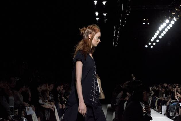 Tokio Fashion Week - Ujoh Modenschau October 17, 2016 - Tokyo, Tokyo, Japan - A model walks the runway during the Ujoh show as part of Fashion Week Tokyo Spring Summer 2017. Tokyo Japan - ZUMAc166