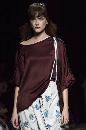 Tokio Fashion Week - Ujoh Modenschau October 17, 2016 - Tokyo, Tokyo, Japan - A model walks the runway during the Ujoh show as part of Fashion Week Tokyo Spring Summer 2017. Tokyo Japan - ZUMAc166