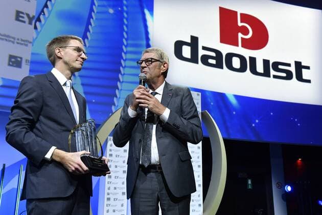 Unternehmen Daoust wird in Brüssel ausgezeichnet Jean-Claude Daoust (R) delivers a speech as Daoust won the award during the award ceremony for the twenty-first edition of Entreprise de l annee (French-speaking company of the year), Monday 17 October 2016, in Brussels.  BENOITxDOPPAGNE 04959231