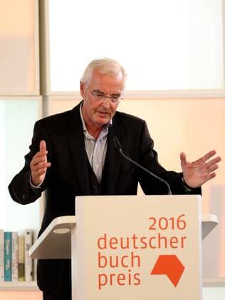 Deutschland, Frankfurt am Main, Römer, 17.10.2016, Deutscher Buchpreis 2016 Bild: Gewinner des deutschen Buchpreises 2016 Bodo Kirchhoff, Buch: Widerfahrnis, Verlag: Frankfurter Verlagsanstalt, September 2016 Copyright: HMBxMedia xHeikoxBecker