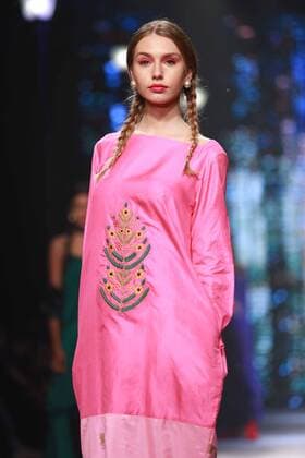 NEW DELHI, INDIA - OCTOBER 15: A model showcases the creation of designer Masaba Gupta during Amazon India Fashion Week Spring-Summer 17 at NSIC Exhibition Complex on October 15, 2016 in New Delhi, India. (Photo by Amal Ks Hindustan Times) Amazon India Fashion Week Spring Summer 2017