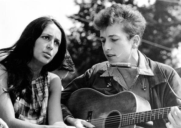 August 28, 1963 - Washington, DC, United States of America - Folk singers Joan Baez and Bob Dylan during the Civil Rights March August 28, 1963 in Washington, DC. Washington United States of America - ZUMAp138