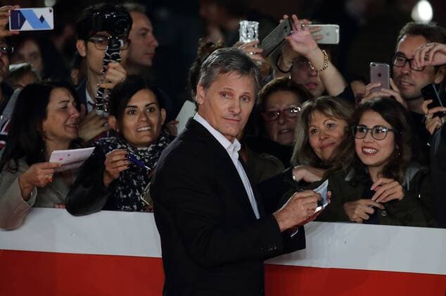Filmfest in Rom - Captain Fantastic Filmpremiere Otober 17, 2016 - Rome, Italy - British actor VIGGO MORTENSEN on the red capet of Captain Fantastic during the ROme Film Festival 2016. Rome Italy - ZUMAi15_
