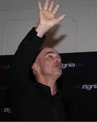 Italian singer Eros Ramazzotti delivers a press conference at a hotel in Mexico City, Mexico, 17 October 2016. EFE Mario Guzman EROS RAMAZZOTTI S PRESS CONFERENCE IN MEXICO !ACHTUNG: NUR REDAKTIONELLE NUTZUNG!  MEX003 20161018-636123476345613563