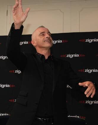 Italian singer Eros Ramazzotti delivers a press conference at a hotel in Mexico City, Mexico, 17 October 2016. EFE Mario Guzman EROS RAMAZZOTTI S PRESS CONFERENCE IN MEXICO !ACHTUNG: NUR REDAKTIONELLE NUTZUNG!  MEX003 20161018-636123476375721177