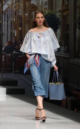October 18, 2016, Tokyo, Japan - A model displays a creation of Japanese designer Yuki Torii at her 2017 spring summer collection in Tokyo as a part of Japan Fashion Week on Tuesday, October 18, 2016.  (lwxa005496)