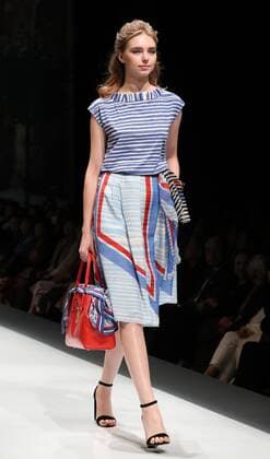October 18, 2016, Tokyo, Japan - A model displays a creation of Japanese designer Yuki Torii at her 2017 spring summer collection in Tokyo as a part of Japan Fashion Week on Tuesday, October 18, 2016.  (lwxa005499)