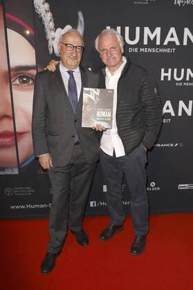 Philippe Etienne und Yann Arthus-Bertrand bei der Premiere des Dokumentarfilms Human - Die Menschheit im Delphi Filmpalast. Berlin, 18.10.2016 Foto:xS.xGabschx xFuturexImage