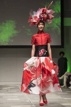 October 19, 2016 - Tokyo, Tokyo, Japan - A model presents a creation by Japanese designer Takafumi Tsuruta for his label Tenbo as part of Fashion Week Tokyo Spring Summer 2017. Tokyo Japan - ZUMAc166 20161019_zap_c166_043