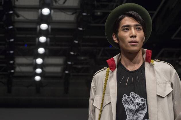 October 19, 2016 - Tokyo, Tokyo, Japan - A model presents a creation by Japanese designer Takafumi Tsuruta for his label Tenbo as part of Fashion Week Tokyo Spring Summer 2017. Tokyo Japan - ZUMAc166 20161019_zap_c166_040