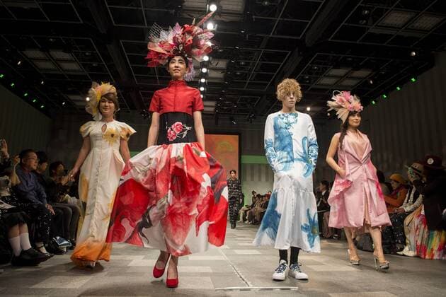 October 19, 2016 - Tokyo, Tokyo, Japan - A model presents a creation by Japanese designer Takafumi Tsuruta for his label Tenbo as part of Fashion Week Tokyo Spring Summer 2017. Tokyo Japan - ZUMAc166 20161019_zap_c166_046
