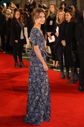 . 19 10 2016. London, United Kingdom. Alicia Vikander arriving at The Light Between Oceans premiere in London.  xStephenxLockx xi-Imagesx IIM-13649-0014