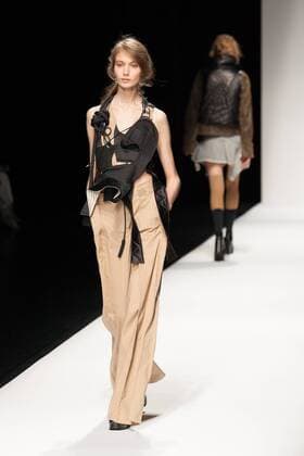 A model on the runway during the Anne Sofie Madsen 2017 spring summer collection show at Amazon Fashion Week Tokyo 2017 S S.  (qdm_AnneSofieMadsen_AFWT17SS_17)
