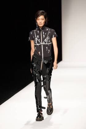 A model on the runway during the Anne Sofie Madsen 2017 spring summer collection show at Amazon Fashion Week Tokyo 2017 S S.  (qdm_AnneSofieMadsen_AFWT17SS_21)