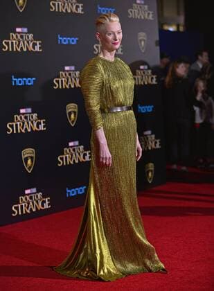Tilda Swinton arrives at the world premiere of Marvel Studios Doctor Strange at the El Capitan Theatre in Los Angeles, California on October 20, 2016.  LAP20161020612 CHRISTINExCHEW