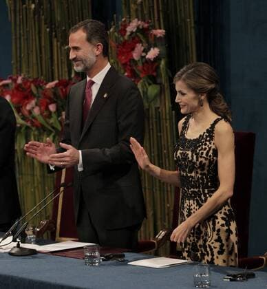 Prinzessin-von-Asturien-Preis Spanish King Felipe VI (L) and Queen Letizia (R) during the 36th edition of the Princess of Asturias Awards handover ceremony at the Campoamor Theatre in Oviedo, province of Asturias, northern Spain, 21 October 2016. Princess of Asturias Awards handover ceremony !ACHTUNG: NUR REDAKTIONELLE NUTZUNG!  20161021-636126850526687979