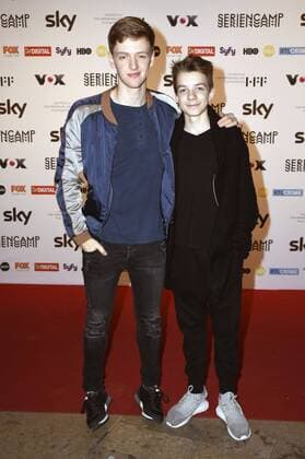 Timur Bartels und Nick Julius Schuck bei der Abschluss-Veranstaltung des Seriencamps 2016 mit dem Screening der VOX TV-Serie Der Club der roten Bänder und der Verleihung des Seriencamp Award in der Hochschule für Fernsehen und Film. München, 23.10.2016 Foto:xP.xSchönbergerx xFuturexImage