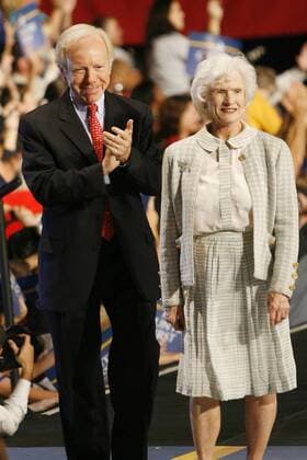 Oct 16, 2008 - Downingtown, Pennsylvania, USA - Following the final presidential debate last night, Senator JOE LIEBERMAN and John McCain s mother, ROBERTA MCCAIN walk out on stage at a rally in Pennsylvania for John McCain. - ZUMAb21_ 20081016_sha_b21_026