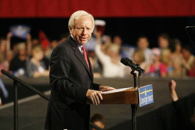Oct 16, 2008 - Downingtown, Pennsylvania, USA - Following the final presidential debate last night, Senator JOE LIEBERMAN speaks at a rally in Pennsylvania for John McCain. - ZUMAb21_ 20081016_sha_b21_029
