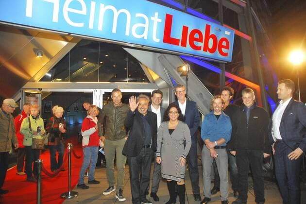 Kai Pflaume und Wolfgang Stumph mit Team beim Preview des Dokumentarfilms HeimatLiebe - Wolfgang Stumph auf Spurensuche im UFA-Kristallpalast. Dresden, 25.10.2016 Foto:xM.xSchillerx xFuturexImage