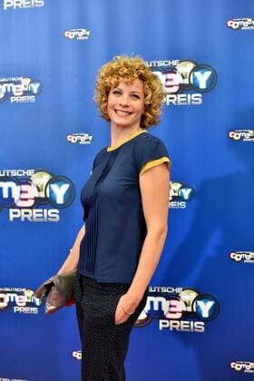 Die Schauspielerin Anna Schäfer kommt zur Verleihung des Deutschen Comedypreis 2016 am 25.10.2016 ins Coloneum in Köln