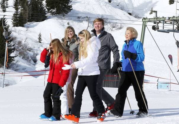23-02-2015 Lech King Willem-Alexander and Queen Maxima and Princess Amalia and Princess Alexia and Princess Ariane and Princess Beatrix pose for the media during a photo session in the Austrian skiing resort of Lech. The Dutch Royal family is spending their winter vacation in the western Austrian province of Vorarlberg.  Copyright: PPEx