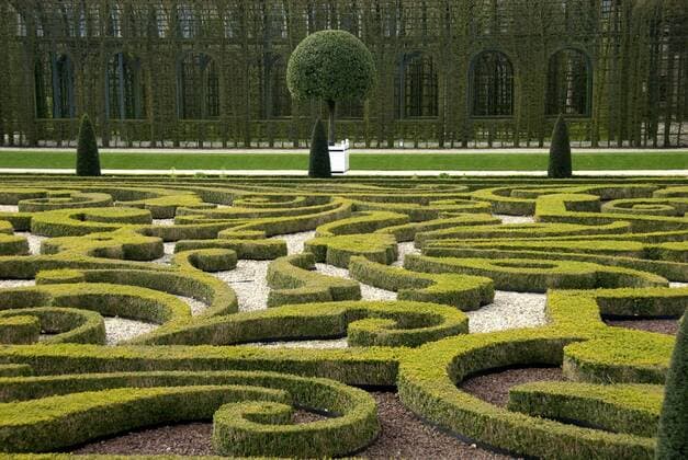 Europe, The Netherlands (aka Holland), Apeldoorn outside of Arnhem. Historic 17th century National Museum Paleis Het Loo (aka Het Loo Palace), former home of the Orange-Nassaus. Queen s Garden.  Copyright: xCindyxMillerxHopkinsx xDanitaxDelimont EU20 CMI0562