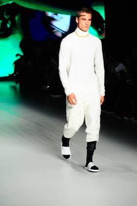 SÃO PAULO, SP - 27.10.2016: SPFW N42 - Ratier show during Fashion Week N42 held in Ibirapuera Park in Sao Paulo, SP. x1221452x  AlexandrexBattibugli