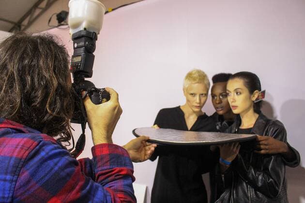 Sao Paulo Fashion Week - backstage SÃO PAULO, SP - 27.10.2016: SPFW N42 - Backstage of Ratier during São Paulo Fashion Week (SPFW) TRANS N42 in Ibirapuera Park in Sao Paulo, SP. In the picture: Photographer clicking models. x1221534x  RômulloxDawid