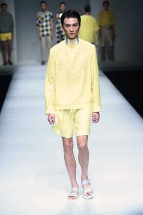October 28, 2016 - Beijing, Beijing, China - Beijing,CHINA-October 27 2016: (EDITORIAL USE ONLY. CHINA OUT) A model presents a creation of SIVICO at the China Fashion Week in Beijing. The SIVICO collections are released at the China Fashion Week (S S 2017) in Beijing, October 27th, 2016. Beijing China  - ZUMAs145 20161028_zaa_s145_002