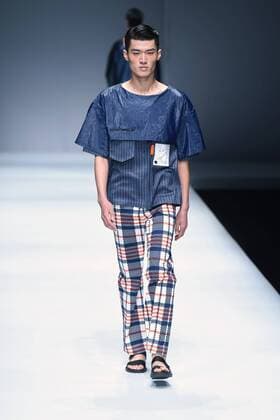 October 28, 2016 - Beijing, Beijing, China - Beijing,CHINA-October 27 2016: (EDITORIAL USE ONLY. CHINA OUT) A model presents a creation of SIVICO at the China Fashion Week in Beijing. The SIVICO collections are released at the China Fashion Week (S S 2017) in Beijing, October 27th, 2016. Beijing China  - ZUMAs145 20161028_zaa_s145_018