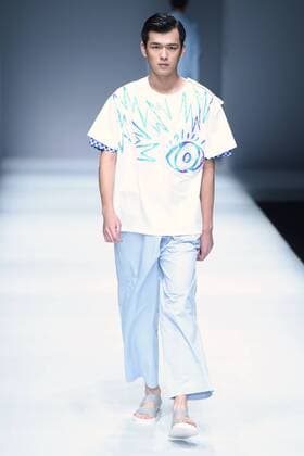 October 28, 2016 - Beijing, Beijing, China - Beijing,CHINA-October 27 2016: (EDITORIAL USE ONLY. CHINA OUT) A model presents a creation of SIVICO at the China Fashion Week in Beijing. The SIVICO collections are released at the China Fashion Week (S S 2017) in Beijing, October 27th, 2016. Beijing China  - ZUMAs145 20161028_zaa_s145_033