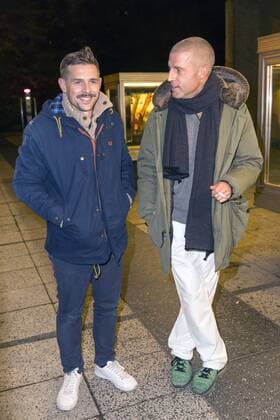 Klaas Heufer-Umlauf und Benjamin von Stuckrad-Barre bei der Premiere der Musik-Dokumentation Oasis: Supersonic im Kino International. Berlin, 27.10.2016 Foto:xB.xKriemannx xFuturexImage