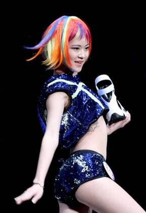 A model presents a creation for the Qiaodan Cup 11th China Sportswear Design Contest Final during the China Fashion Week in Beijing, capital of China, Oct. 27, 2016. ) (wyo) CHINA-BEIJING-FASHION WEEK(CN) ChenxJianli 