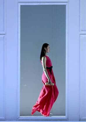 A model presents a creation by designer Zhuang Ganran for the Rabbit-Warm during the China Fashion Week in Beijing, capital of China, Oct. 28, 2016. ) (wyo) CHINA-BEIJING-FASHION WEEK(CN) ChenxJianli 