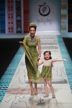 BEIJING, CHINA - OCTOBER 28: Models showcase designs on the runway at TaoLouLan by Tao Tao collection during the Mercedes-Benz China Fashion Week Spring Summer 2017 at the Banquet Hall of Beijing Hotel on October 28, 2016 in Beijing, China.  CFP494552918