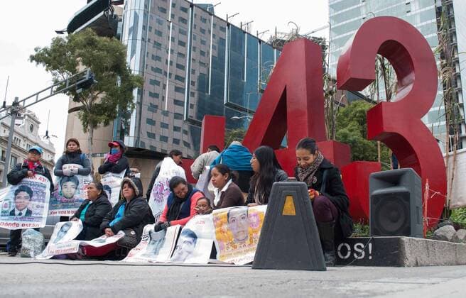 Mexiko - Protest von Angehörigen und Freunden der 43 verschwundenen Studenten October 28, 2016 - Mexico  - ZUMAu78_ 20161028_zaf_u78_023