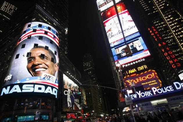 Nov 04, 2008 - Manhattan, New York, USA - Images of Senator Barack Obama appear on the jumbo screens in Times Square on election night in Manhattan, New York, on Tuesday, November 4, 2008. - ZUMAc37_ 20081104_ptf_c37_599