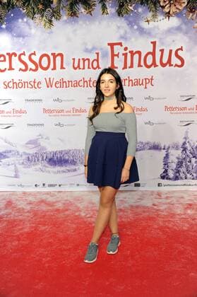 die Findus Sprecherin Roxana Samadi, ist die Tochter des Regisseurs Ali Samadi Ahadi, posiert am 29.10.2016 in Köln bei der Premiere des Films Pettersson und Findus - Das schönste Weihnachten überhaupt im Cinedom in Köln.