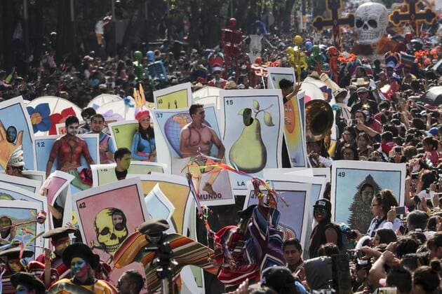 Day of the Dead Parade in Mexiko Stadt October 29, 2016 - Mexico - EUM20161029NAC12.JPG .CIUDAD DE MEXICO TraditionsTradiciones-CDMX.- Aspectos del primer Magno Desfile de Dia de Muertos, 29 de octubre de 2016.  - ZUMAu78_ 20161029_zaf_u78_092