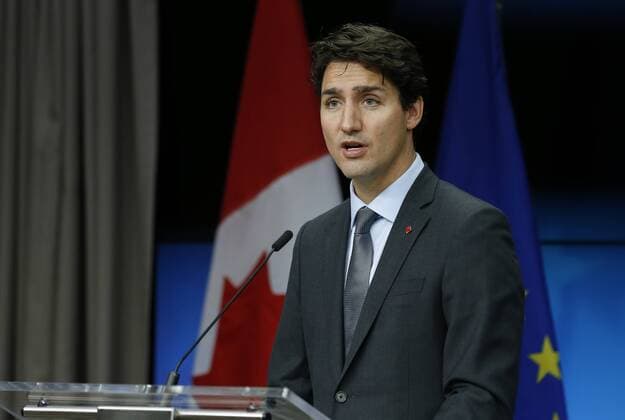 EU und Kanada besiegeln CETA (161030) -- BRUSSELS, Oct. 30, 2016 -- Canadian Prime Minister Justin Trudeau addresses a press conference after the EU-Canada Summit in Brussels, Belgium, Oct. 30, 2016. The European Union (EU) and Canada signed the Comprehensive Economic and Trade Agreement, or CETA, on Sunday in the wake of a weeks-long Belgian drama. )(nxl) BELGIUM-BRUSSELS-EU-CANADA-SUMMIT-CETA YexPingfan 