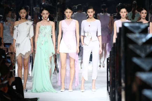 October 30, 2016 - Beijing, Beijing, China - Beijing,CHINA-October 30 2016: (EDITORIAL USE ONLY. CHINA OUT) ..Models present creations of Zoul at the China Fashion Week in Beijing, October 30th, 2016. Beijing China  - ZUMAs145 20161030_zaa_s145_029
