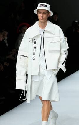 (161031) -- BEIJING, Oct. 30, 2016 -- A model presents a creation at the Mercedes-Benz Future Star Collection during the China Fashion Week in Beijing, capital of China, Oct. 30, 2016. ) (wf) CHINA-BEIJING-FASHION WEEK (CN) LixMingFang 