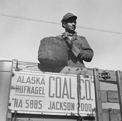 November 6, 2012 - Coal Hauler for Alaska Hufnagel Coal Company, Washington DC, USA, Gordon Parks for Office of War Information, November 1942 - ZUMAg145 20121106_zza_g145_002