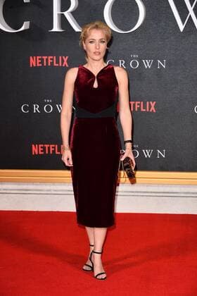 November 1, 2016 - London, London, UK - GILLIAN ANDERSON attends the TV premiere of the new Netflix series The Crown about the reign of Queen Elizabeth II. London, UK. London UK  - ZUMAl94_ 20161101_zaf_l94_064