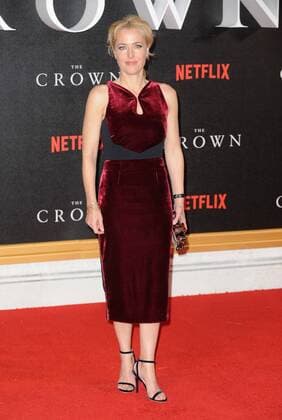 November 1, 2016 - London, England, United Kingdom - Gillian Anderson attends the world premiere of The Crown at Odeon Leciester Square. London United Kingdom - ZUMAs147 20161101_zap_s147_067
